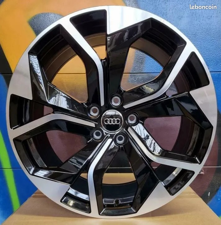 jante neuve 23'' 5x112 pour Audi Q8 Black Gloss rs 10x23"